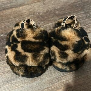 Leopard ugg baby slippers 4/5